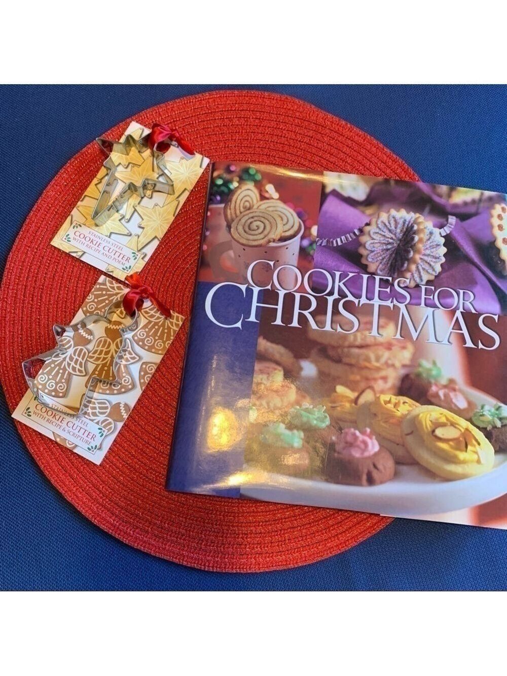 Cookies for Christmas Cookbook with 2 cookie cutters set classic cookies baking